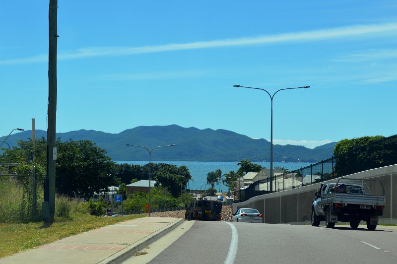 05Tville (44).JPG - Townsville; Magnetic Island and Castle Hill are obcvious as soon as we drive into the city.